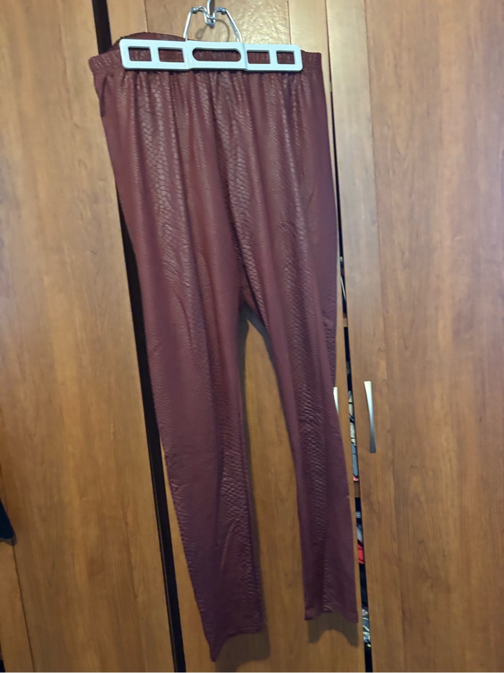 Burgundy Textured Leggings